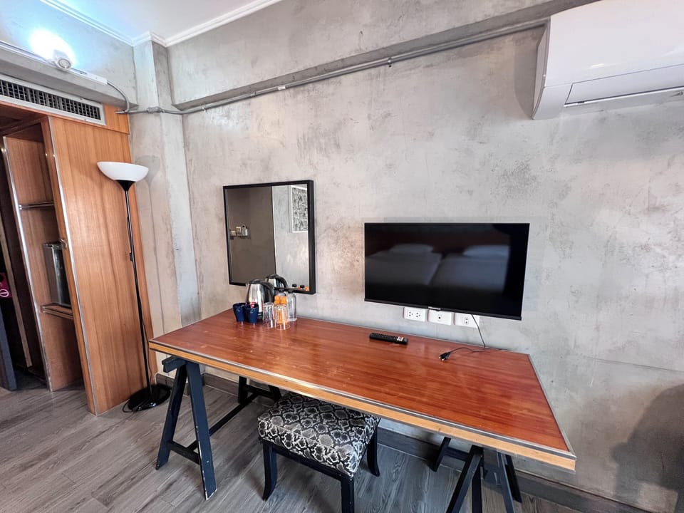 Superior Twin Room, Balcony | Room amenity