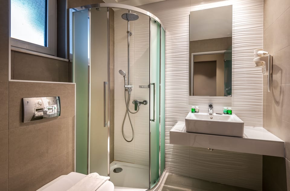 Bathroom shower