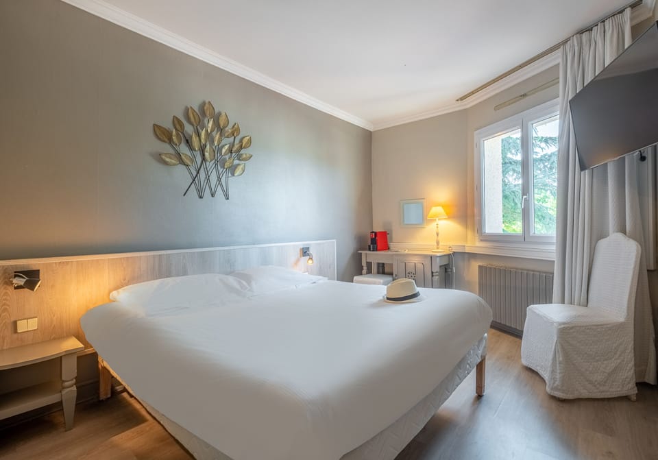 Superior Double Room | Premium bedding, in-room safe, individually furnished, desk