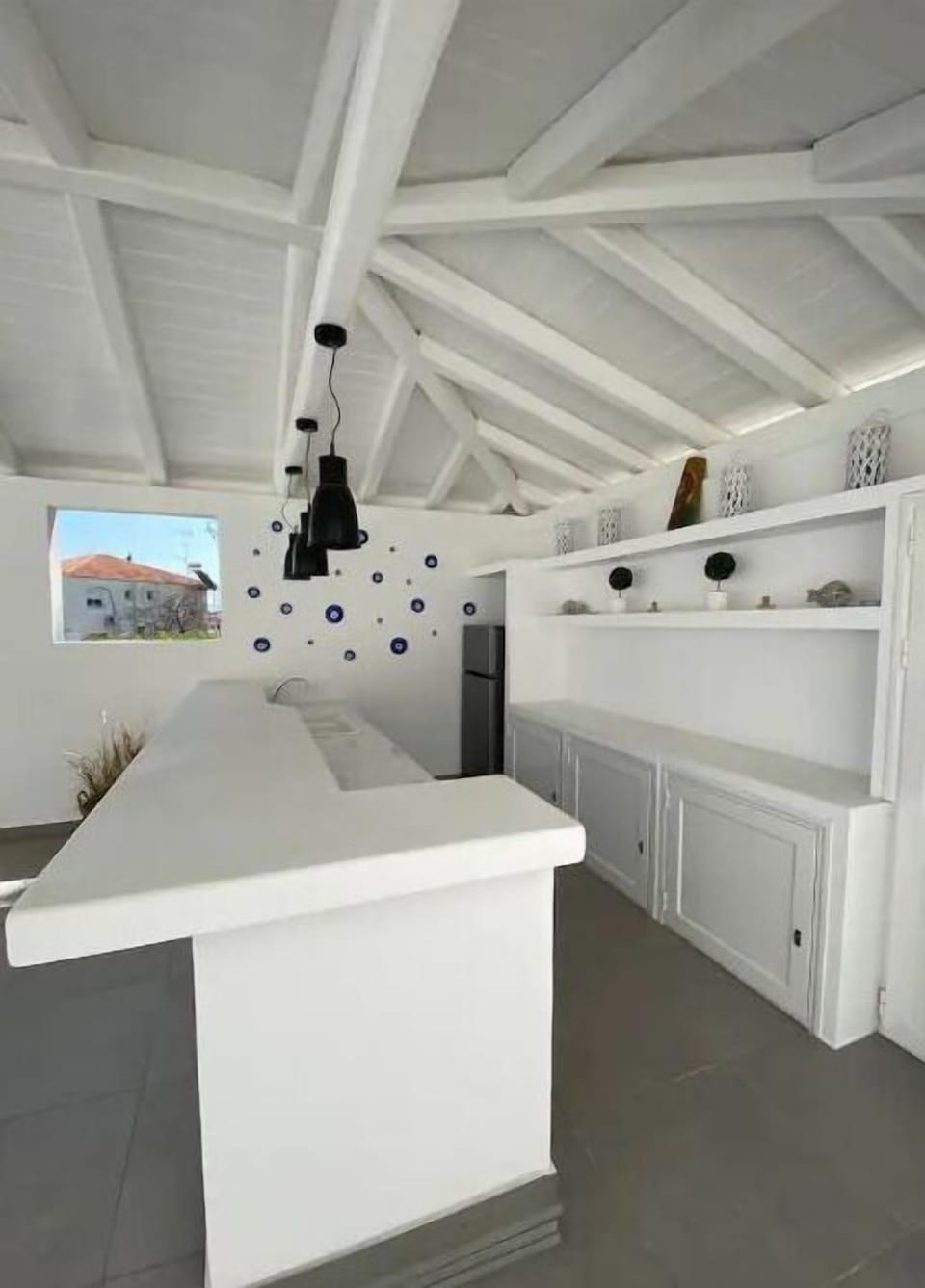 Outdoor bar and dinning area