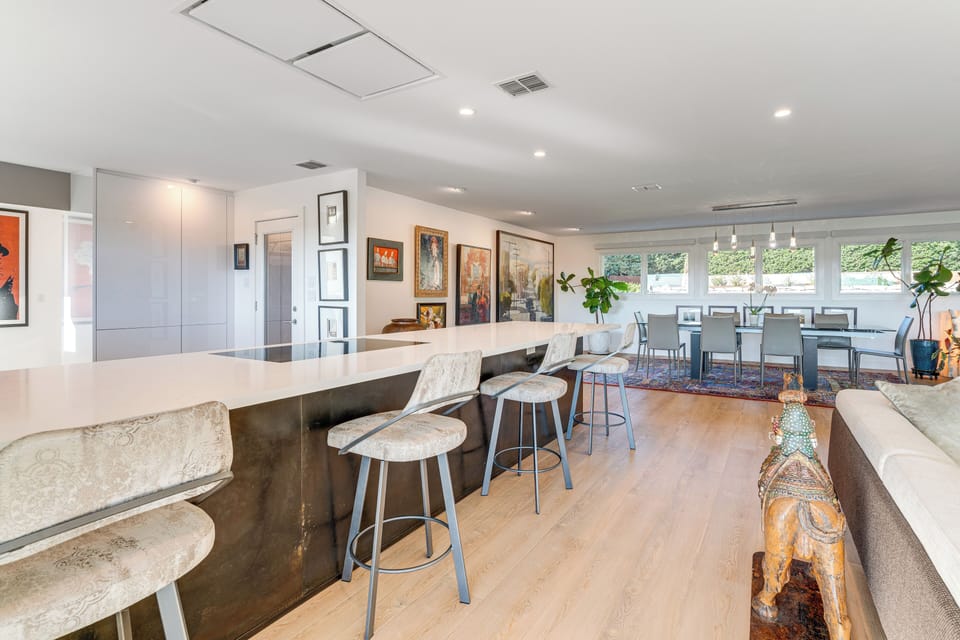Kitchen | Cooking Basics | Bar Seating | Coffee Maker