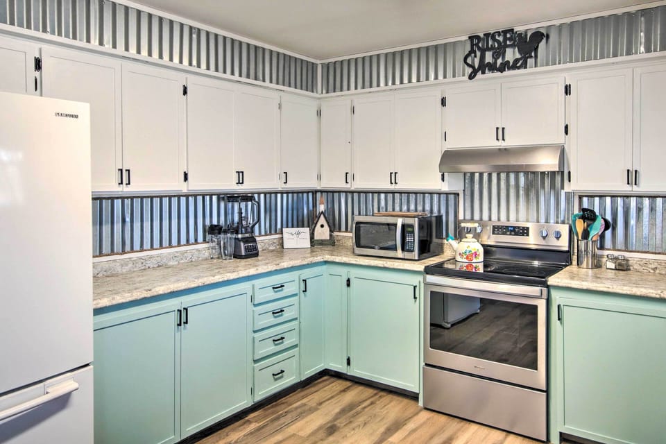 Kitchen Pots & Pans