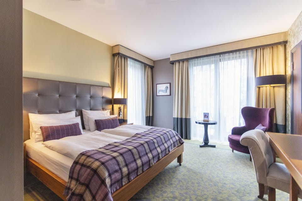 Deluxe Room | In-room safe, desk, free WiFi, bed sheets