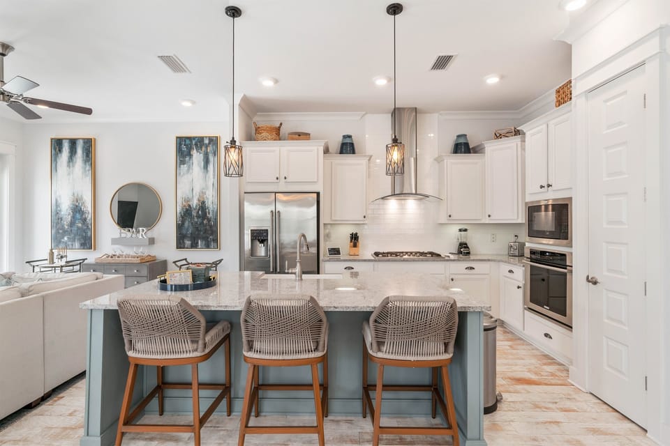 Prepare meals and hang out with family in our large, well-equipped kitchen with modern appliances.