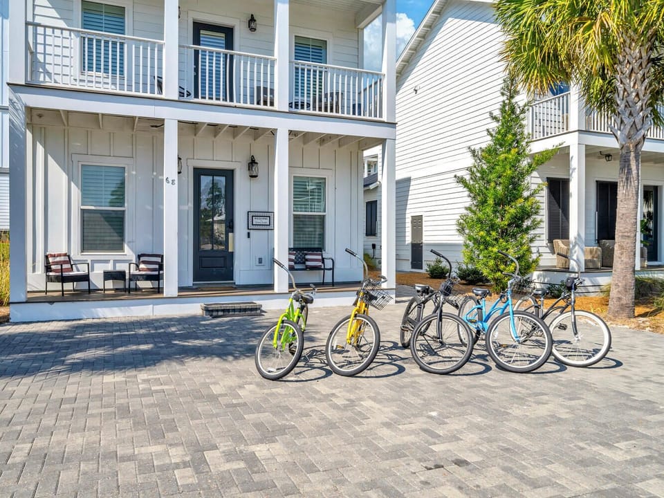 Tour the area on 5 FREE cruiser bikes. Ride down to Inlet Beach or Scenic 30a just minutes away! A 19-mile bike path runs along 30A and visitors say "there's no better way to see 30a"!