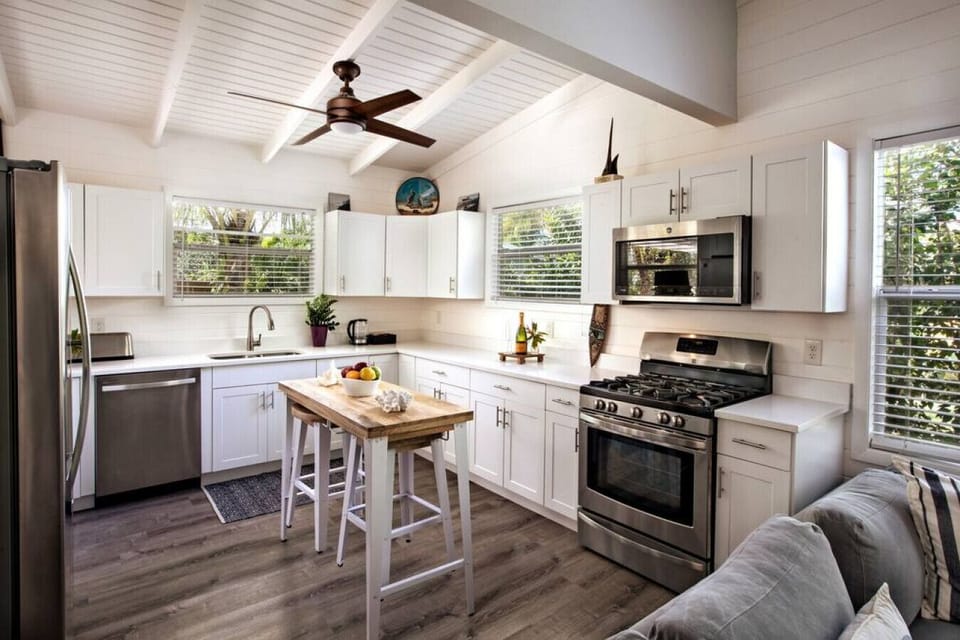 Cottage 8 - two bedroom, two bathroom, kitchen, living and dining room