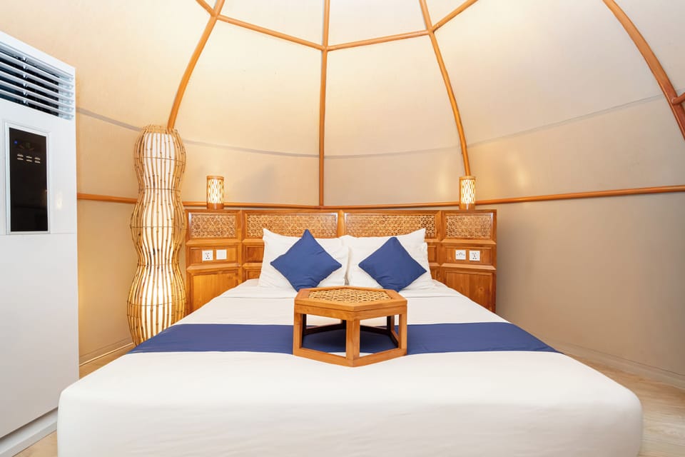 Luxury Glamping with Bathtub | Free WiFi, bed sheets
