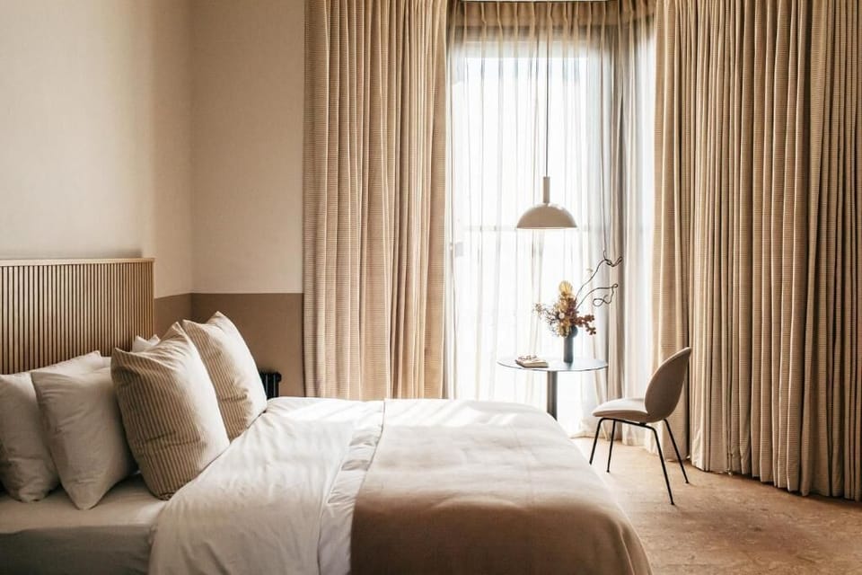 Hypo-allergenic bedding, in-room safe, blackout drapes, soundproofing