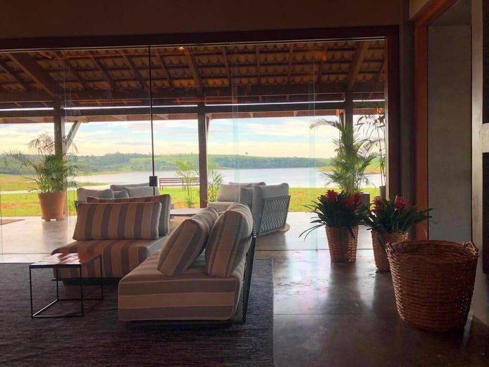 Luxury House, 3 Bedrooms, Lake View, Lakeside | 3 bedrooms, premium bedding, Select Comfort beds, individually decorated