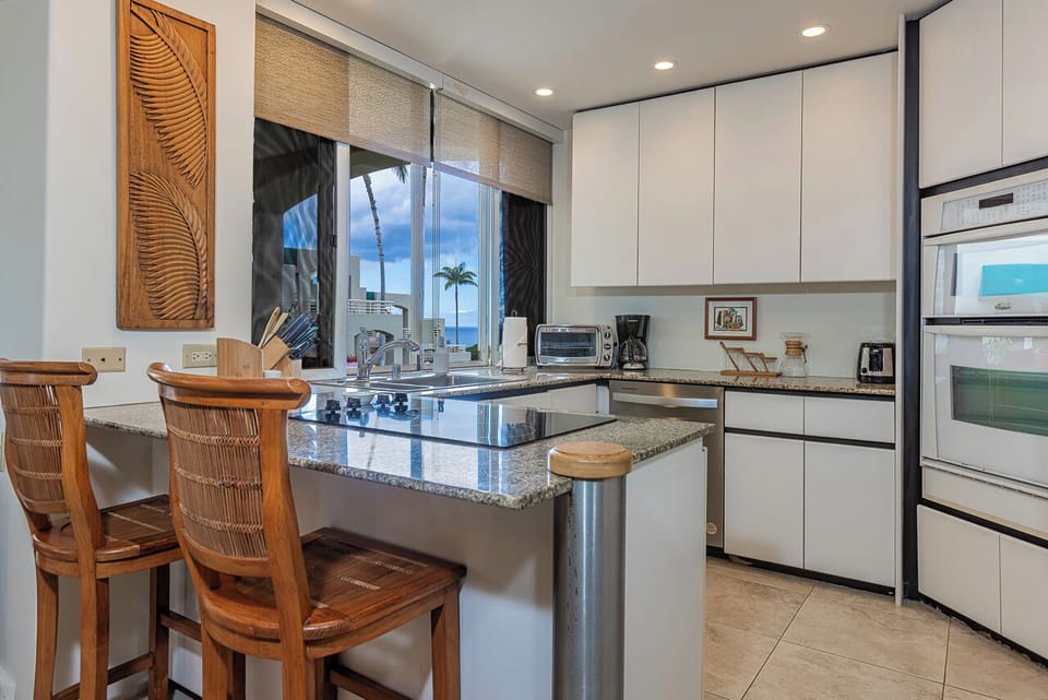 Fully equipped kitchen ready for your favorite island inspired meals