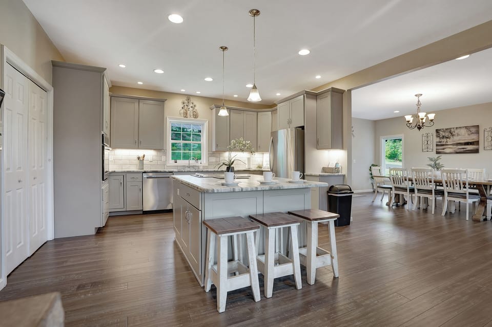 This spacious kitchen is a chef's dream!