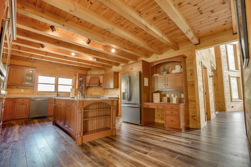 A natural wooden kitchen, fully equipped with everything that you will need for your vacation!