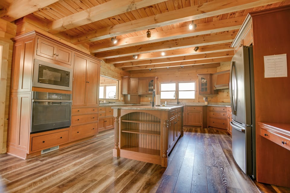 This spacious kitchen is equipped with everything you will need during your vacation!