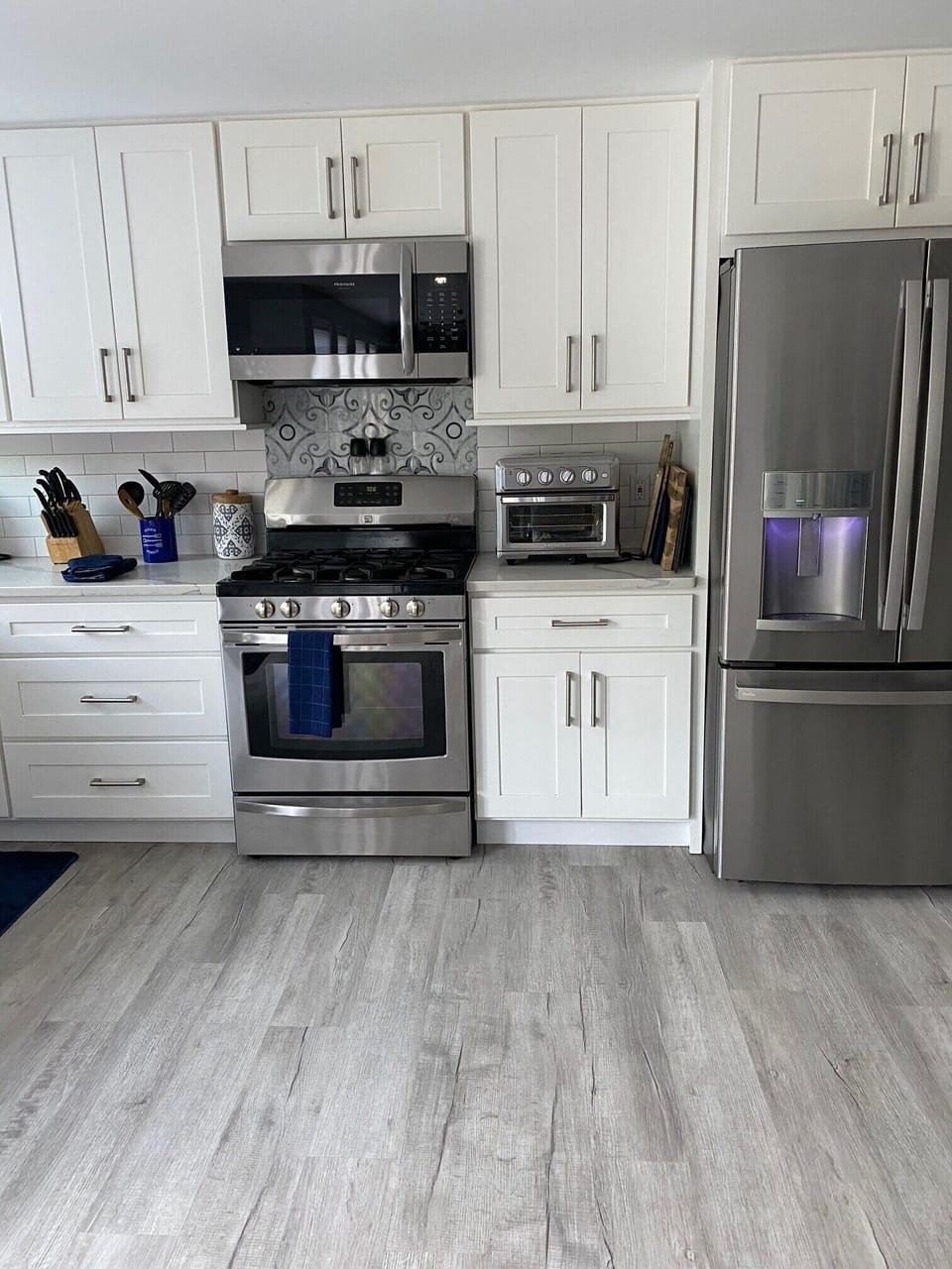 Kitchen with gas stove 