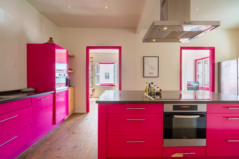Deluxe Apartment, 1 King Bed, Kitchen | Private kitchen | Coffee/tea maker