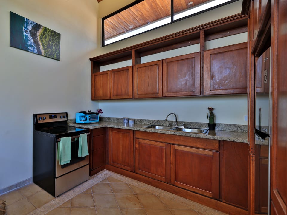 full kitchen