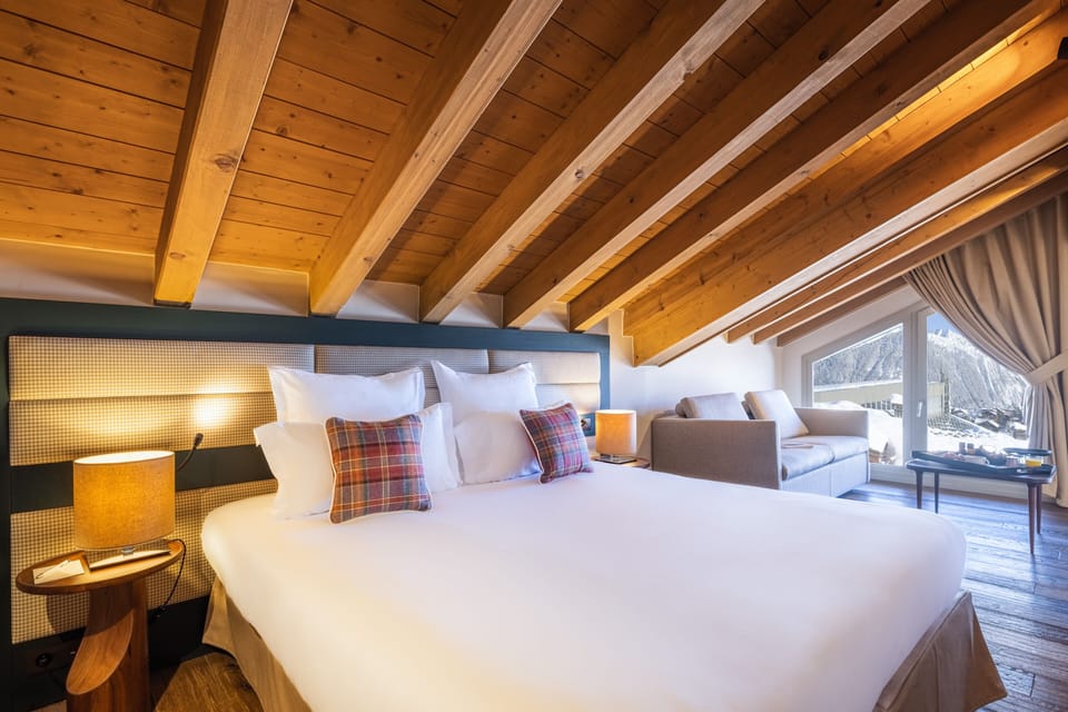 Penthouse, Mountain View | Premium bedding, minibar, desk, blackout drapes