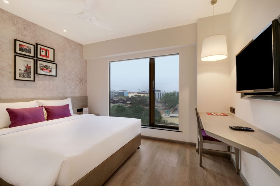 Standard Double Room, 1 Queen Bed | Egyptian cotton sheets, premium bedding, in-room safe, desk