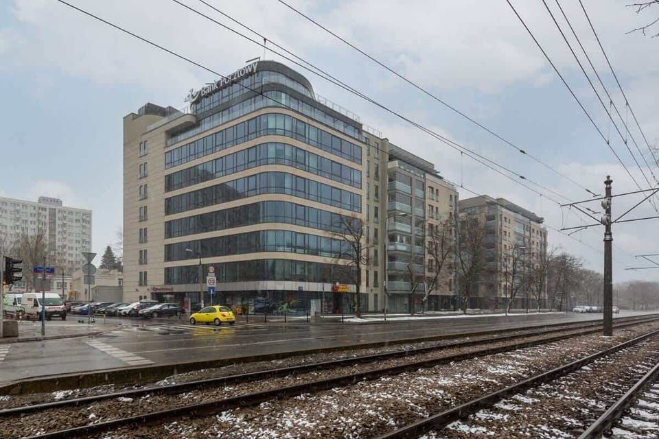 Enjoy easy access to the city's attractions from this well-located building. 