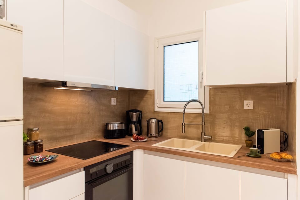 Comfort Apartment | Private kitchen | Full-size fridge, microwave, oven, toaster