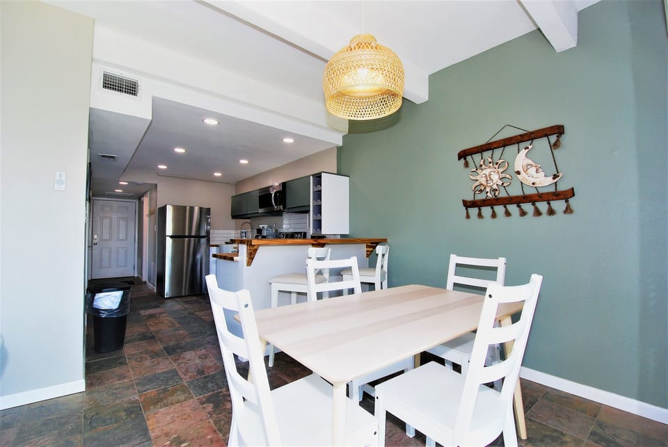 Condo, 2 Bedrooms | Private kitchen | Fridge, oven, coffee/tea maker, toaster