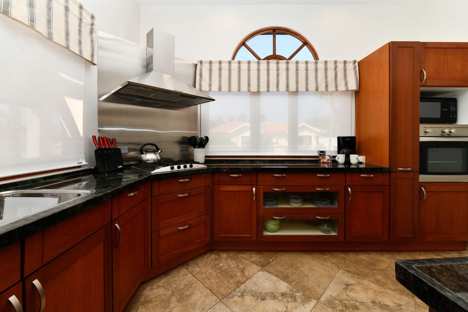 House (3 Bedrooms) | Property amenity