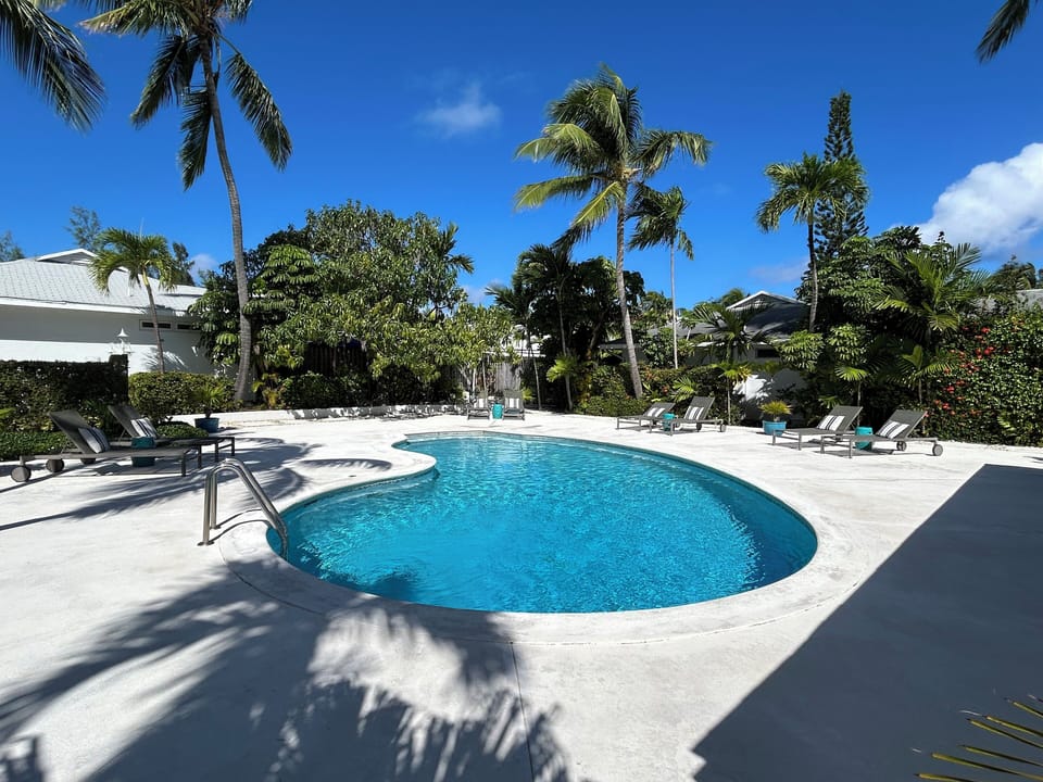 Shared swimming pool with 12 villas