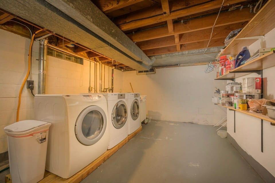 Complimentary commercial laundry available for use.