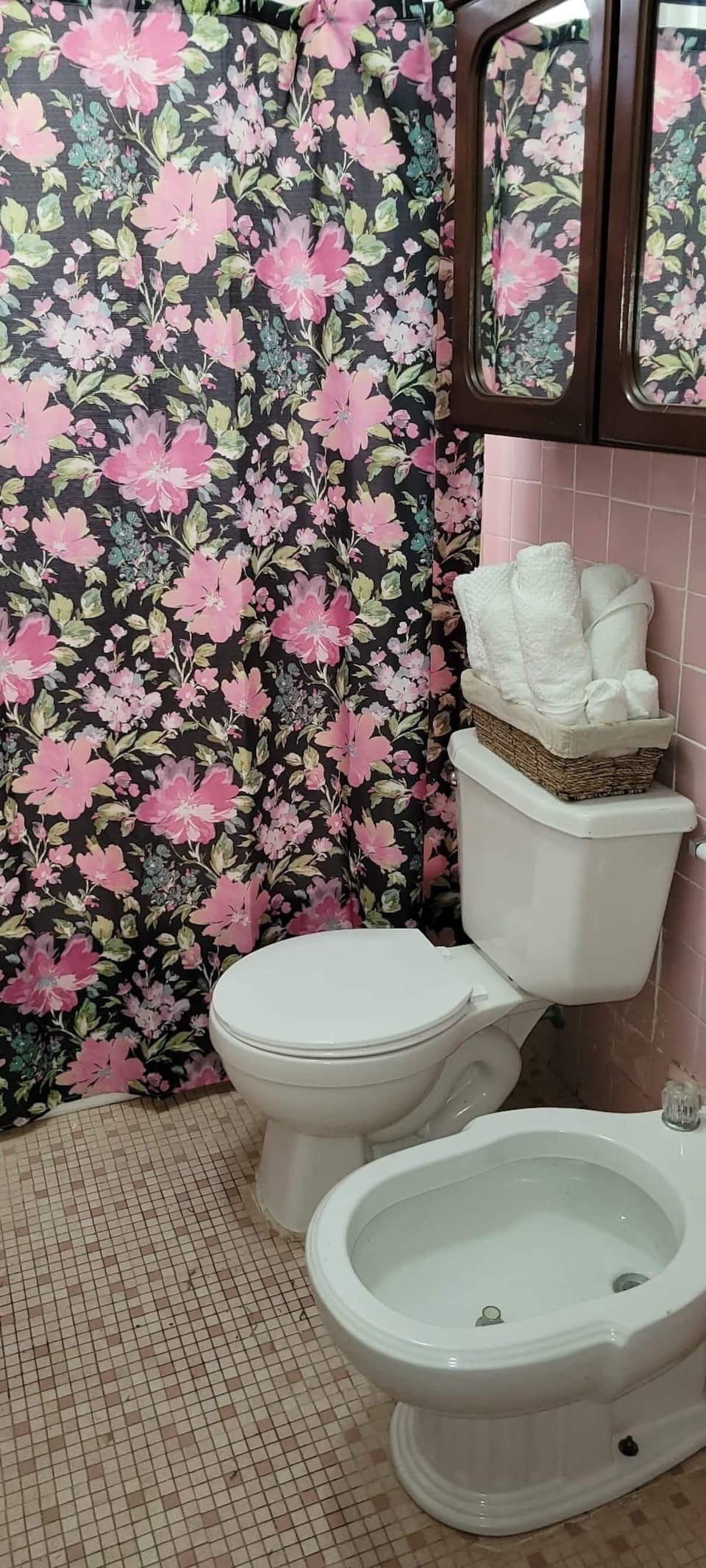 First bathroom with bathtube