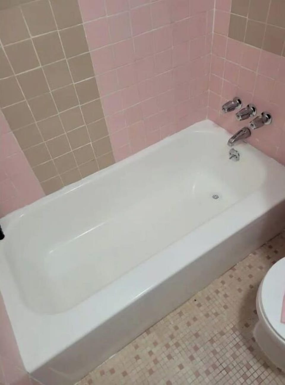 Newly refinishedBathtube