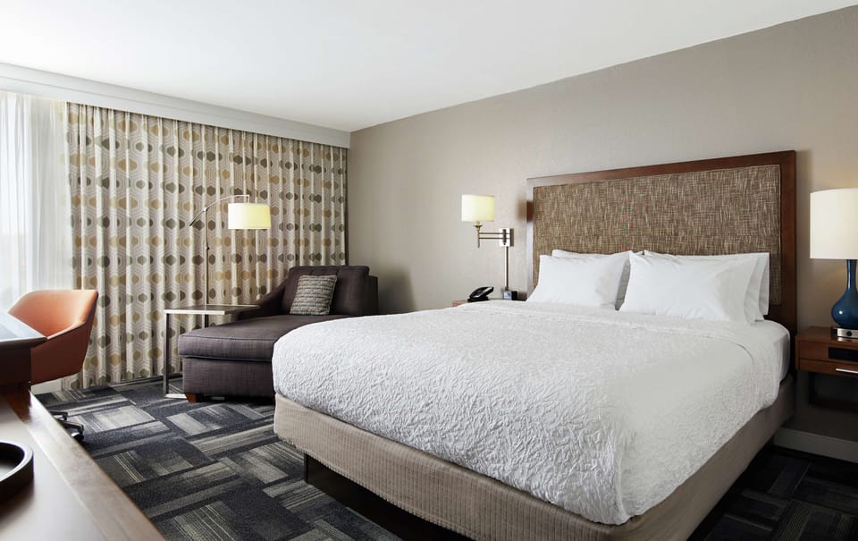 Premium bedding, in-room safe, desk, blackout drapes