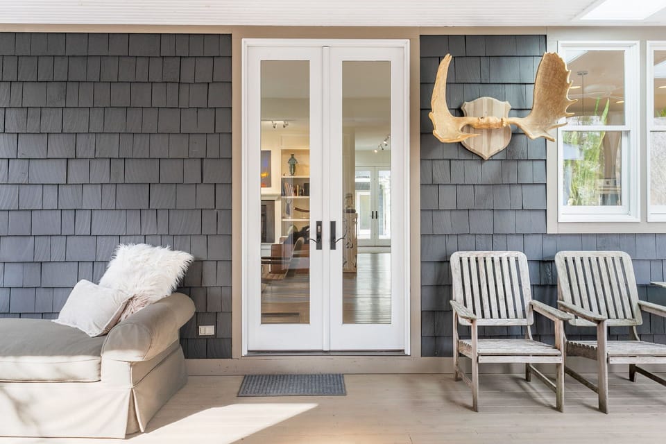 SCREENED IN PORCH DOORS TO MAIN HOUSE 