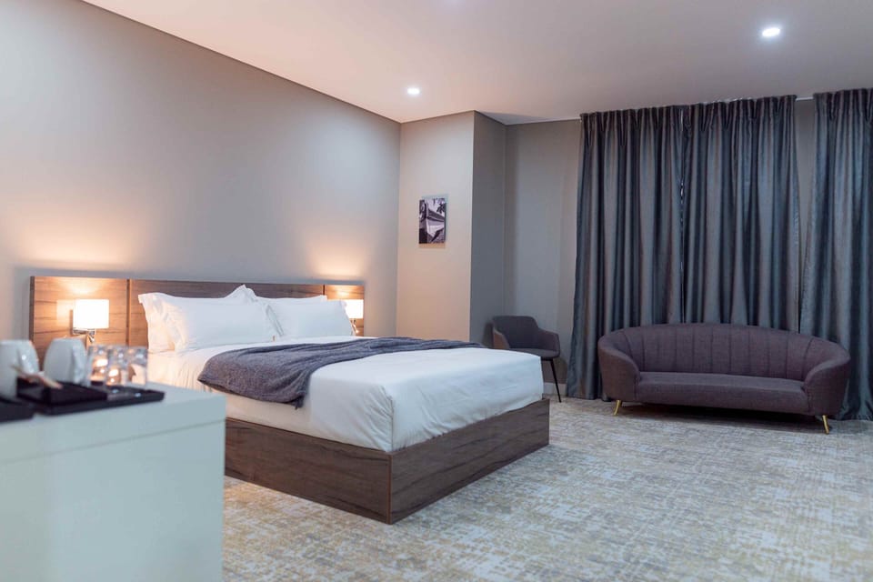 Double Room | Minibar, in-room safe, desk, WiFi (free)
