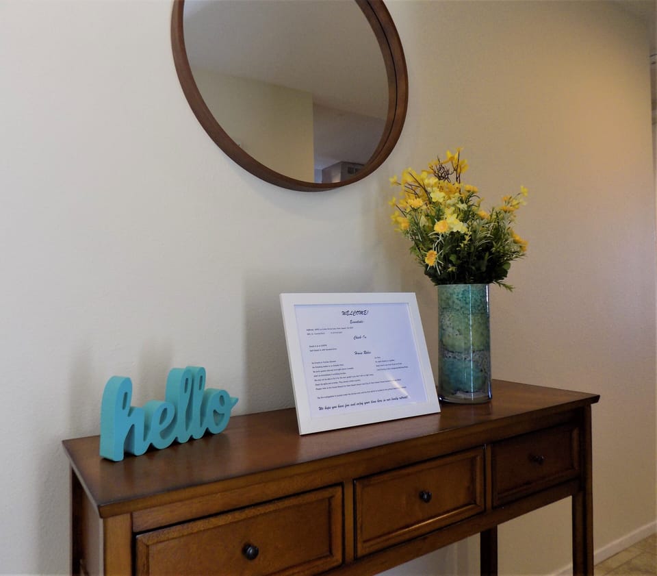 The entrance way includes the house essentials