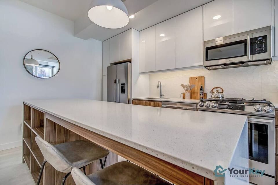 Suite 1 - Timeless & Contemporary 