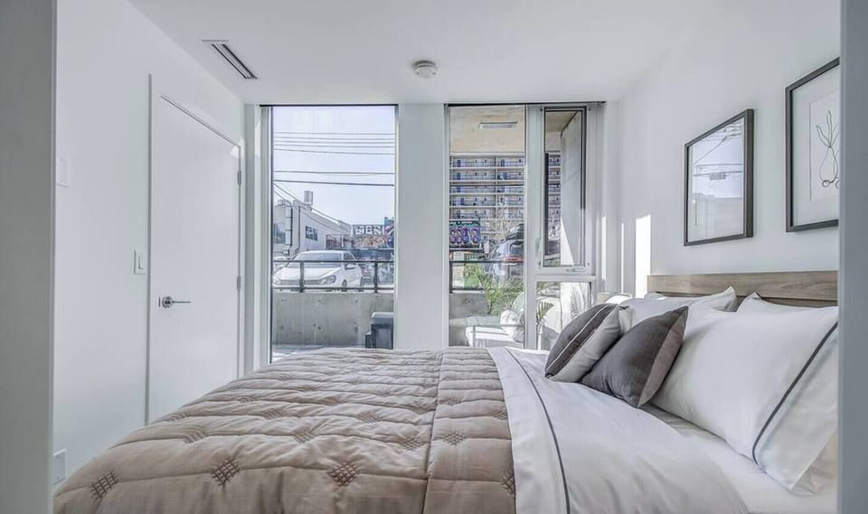 Suite 1 - Timeless & Contemporary 