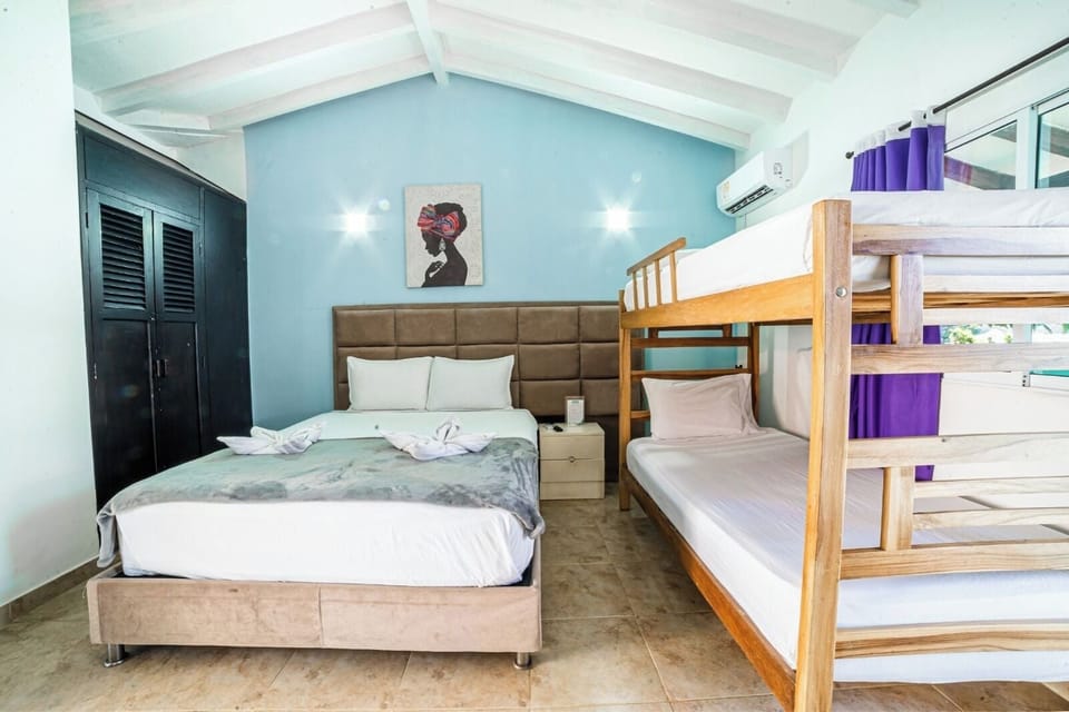 Standard Quadruple Room | Premium bedding, WiFi (free), bed sheets