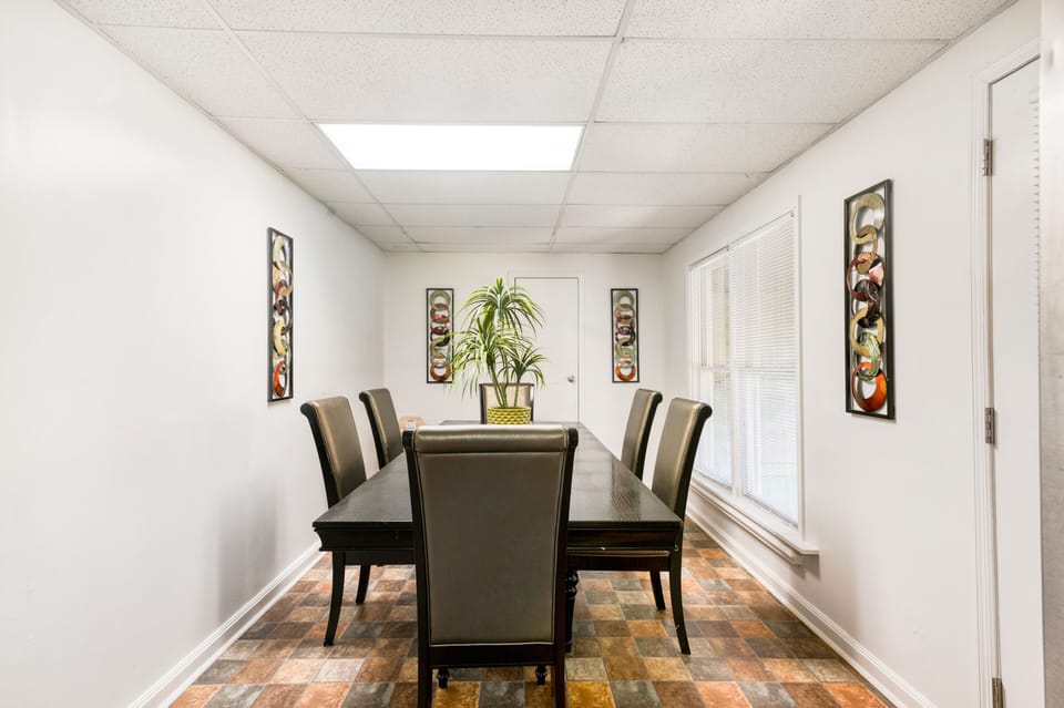 Lower level dining room 