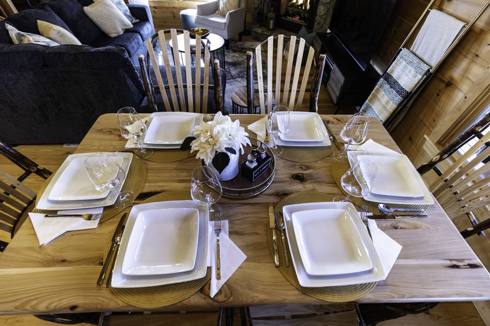 Dinner Table - Nature's Peak Cabin - Ellijay, GA