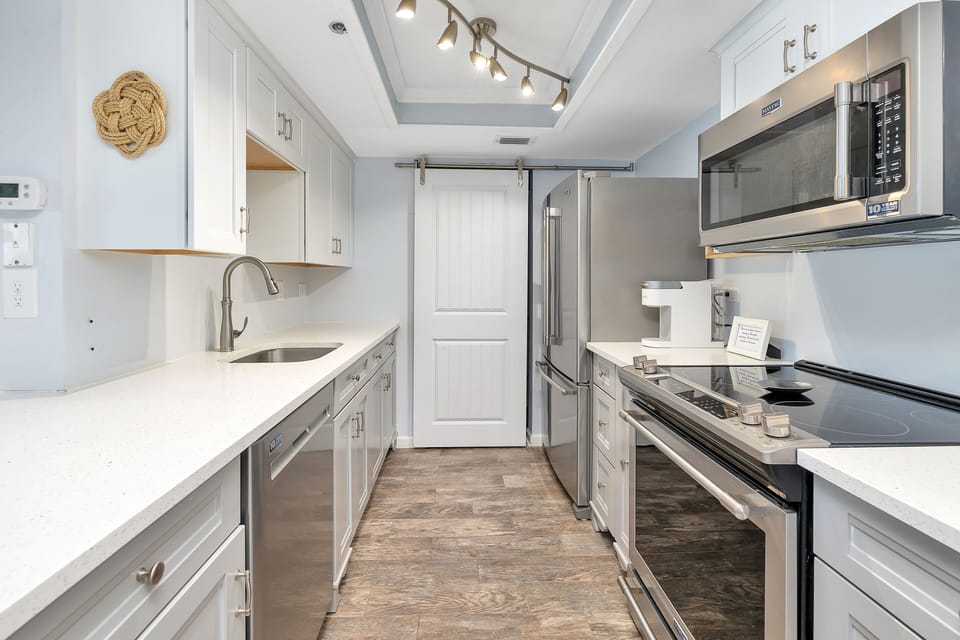 Beach Club 236 - Galley Style Kitchen