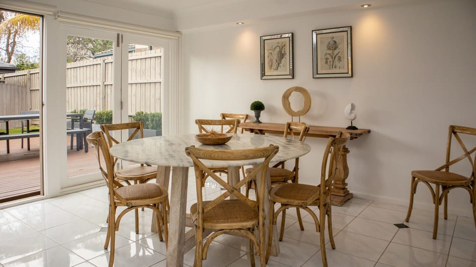 House, 3 Bedrooms | In-room dining
