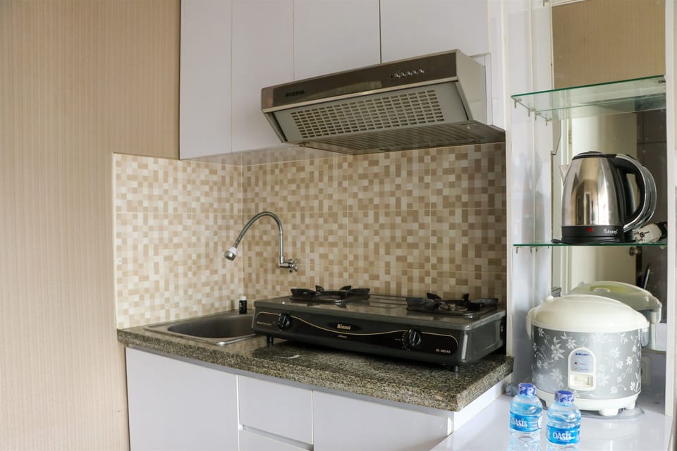 Room | Private kitchen | Fridge, stovetop, cookware/dishes/utensils