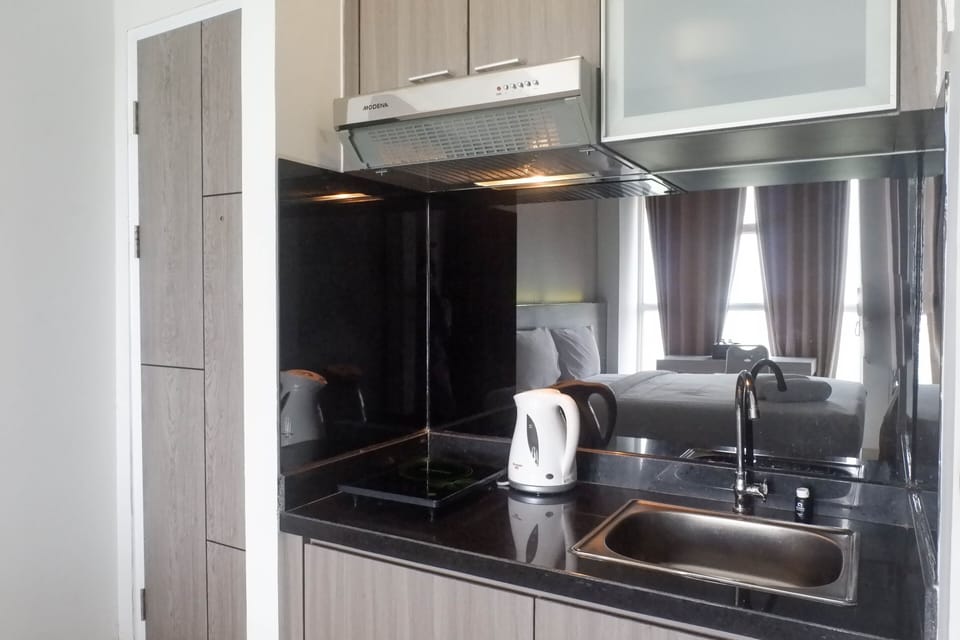 Room | Private kitchen | Fridge, stovetop, cookware/dishes/utensils