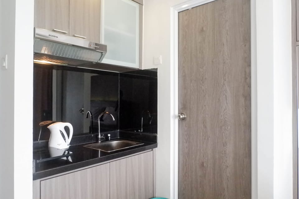 Room | Private kitchen | Fridge, stovetop, cookware/dishes/utensils