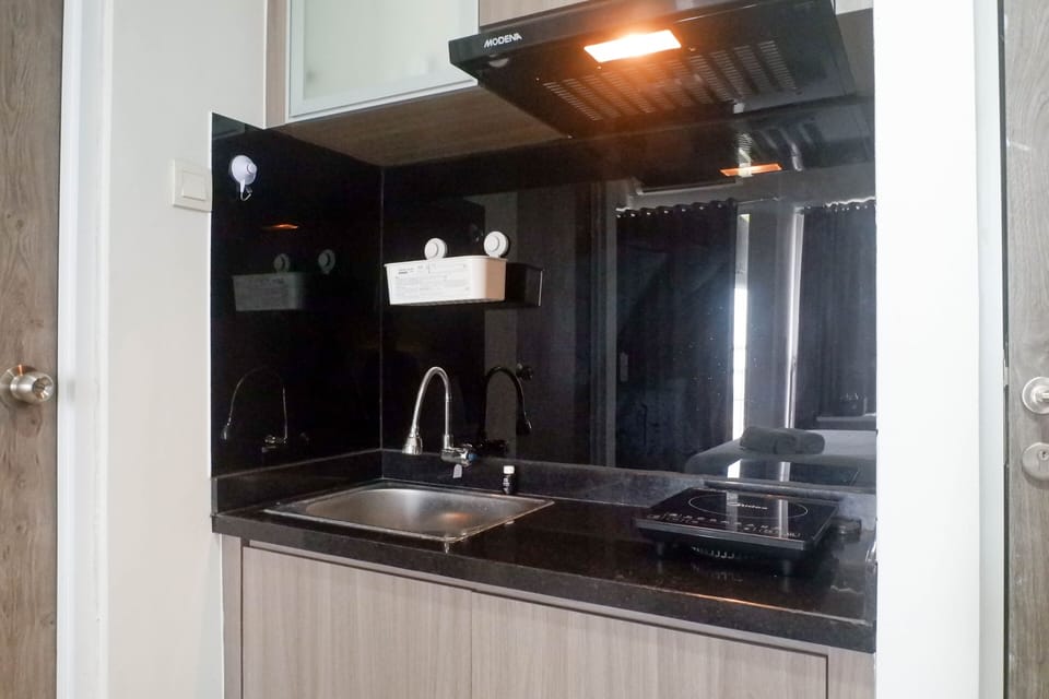 Room | Private kitchen | Fridge, stovetop, cookware/dishes/utensils