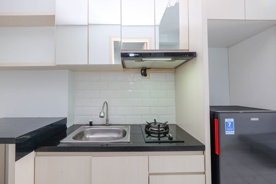 Room | Private kitchen | Fridge, stovetop, cookware/dishes/utensils