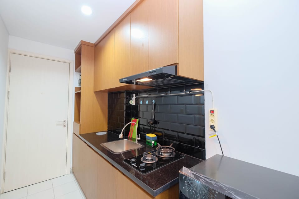 Room | Private kitchen | Fridge, stovetop, cookware/dishes/utensils