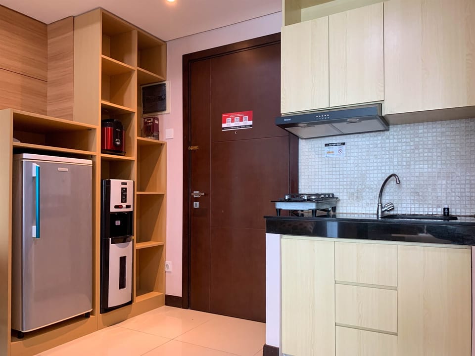 Room | Private kitchen | Fridge, stovetop, cookware/dishes/utensils
