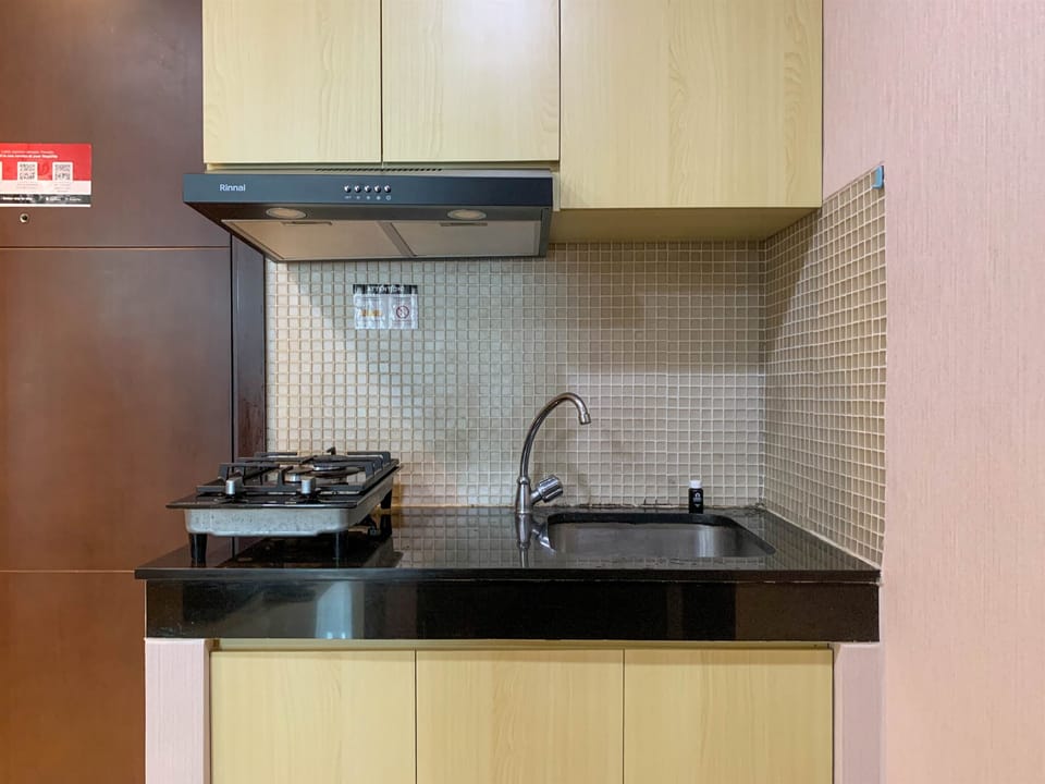 Room | Private kitchen | Fridge, stovetop, cookware/dishes/utensils