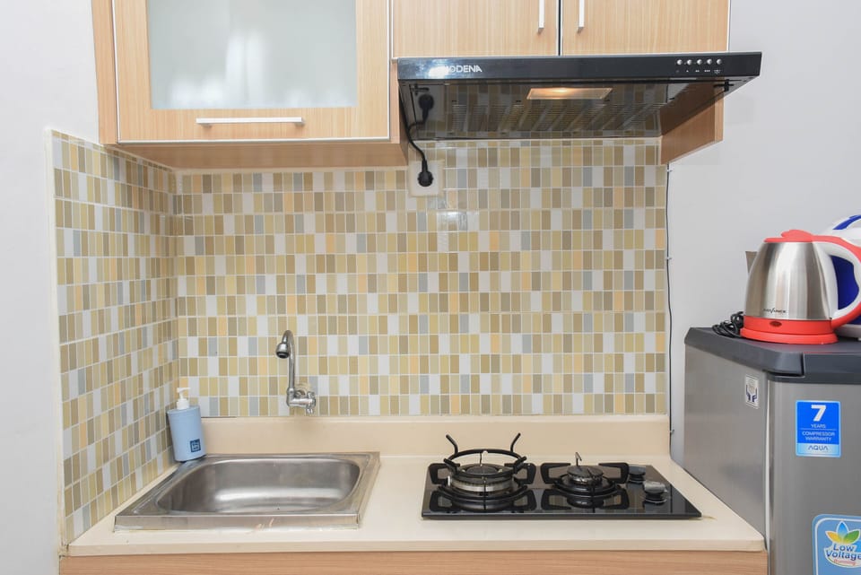 Room | Private kitchen | Fridge, stovetop, cookware/dishes/utensils